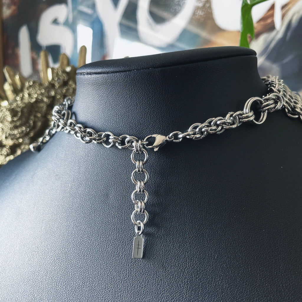 Motley Choker