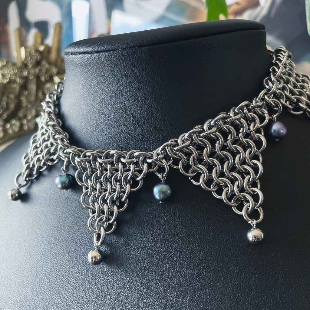 Motley Choker