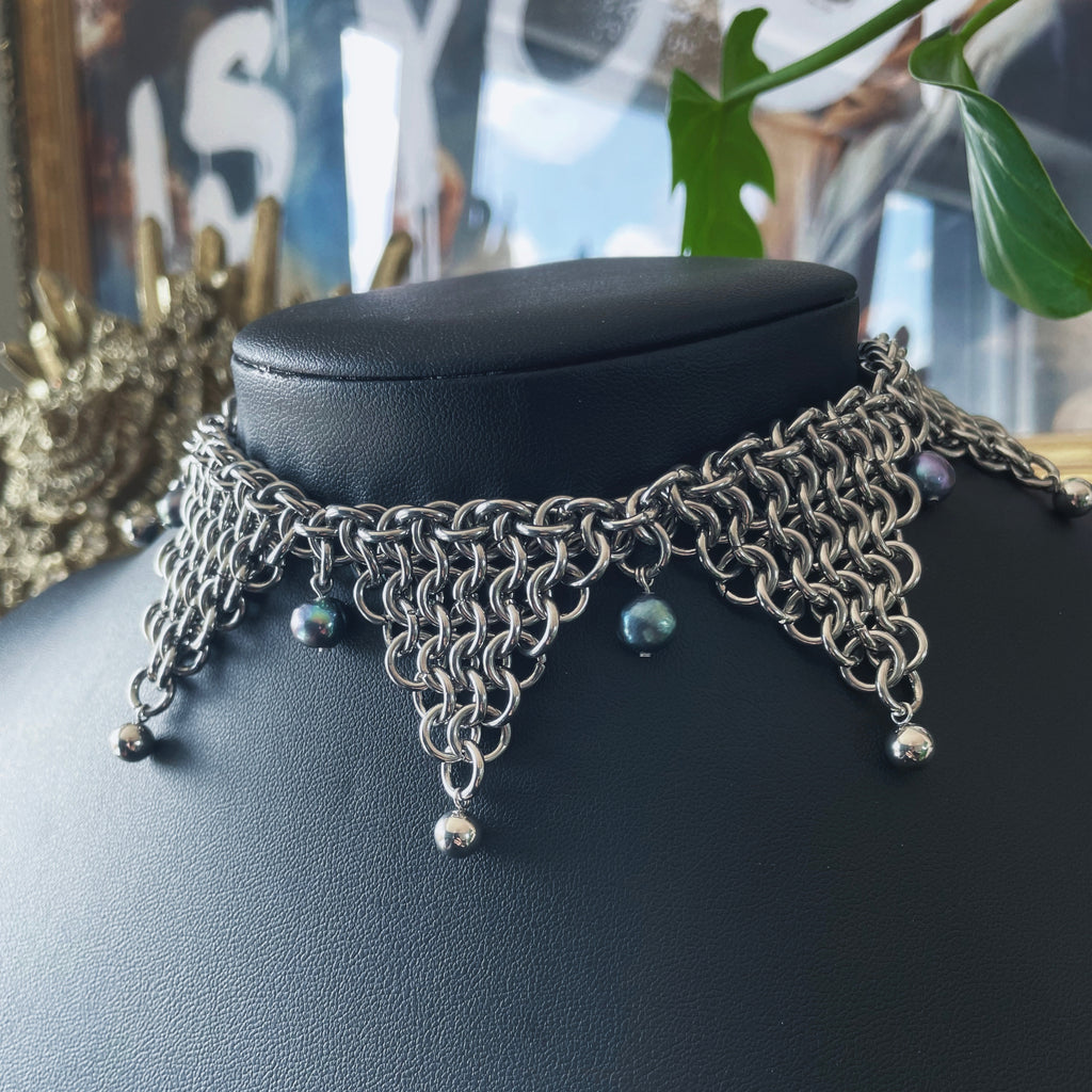 Motley Choker